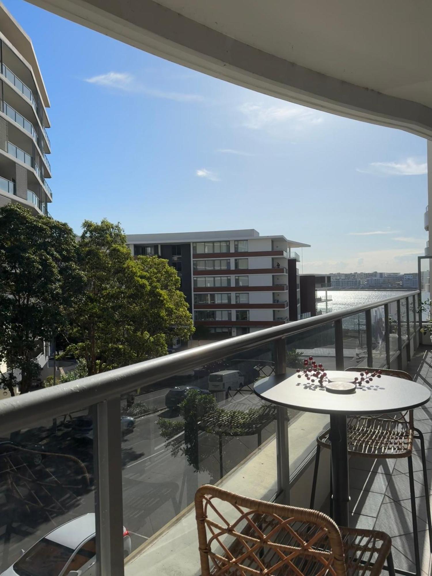 Cozy And Modern At The Heart Of Rhodes Sydney